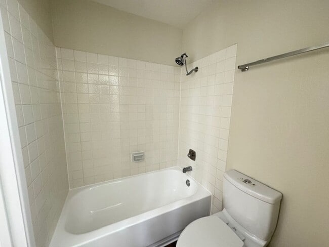 Building Photo - 2 BR 1.5 BA townhome in Walnut Creek-move-in ready!