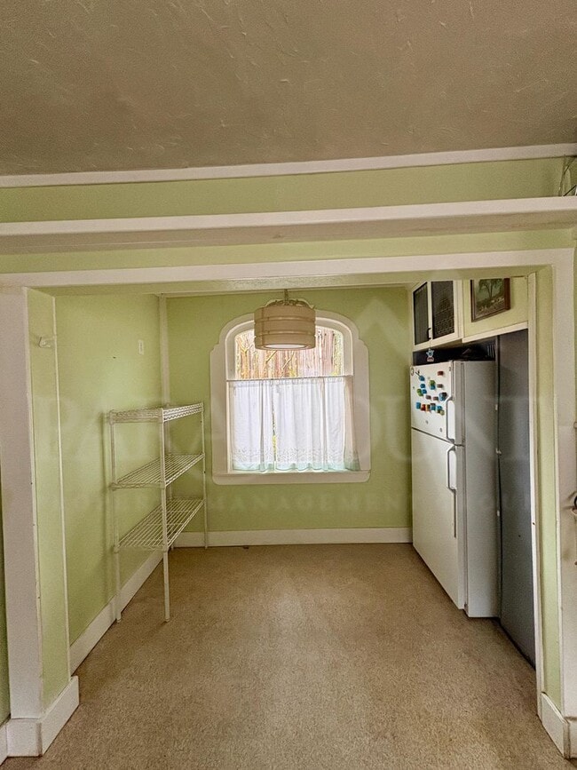 Building Photo - PRICE DROP! Bright & Beautiful Bungalow Near Downtown Port Orchard