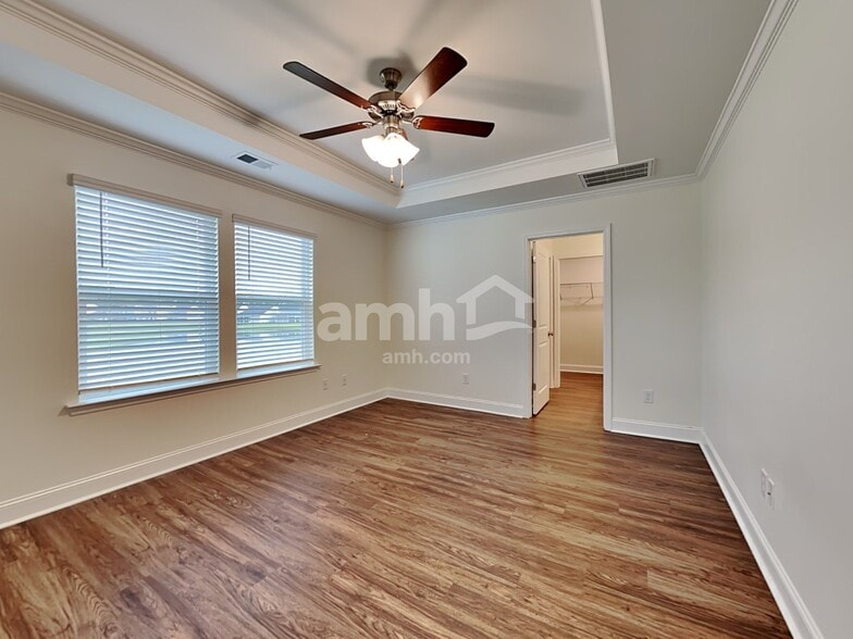 Building Photo - 318 Azore Way