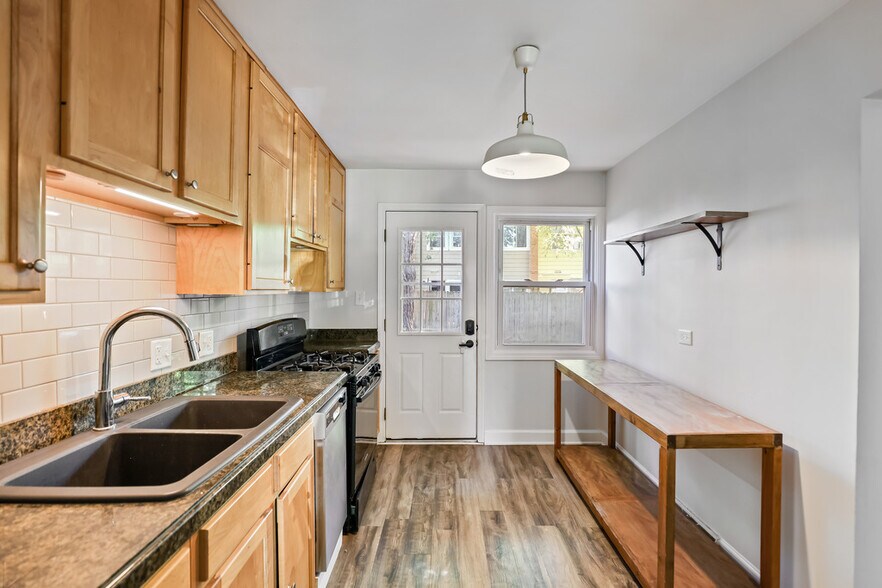Building Photo - 241 S Edgewood Ave