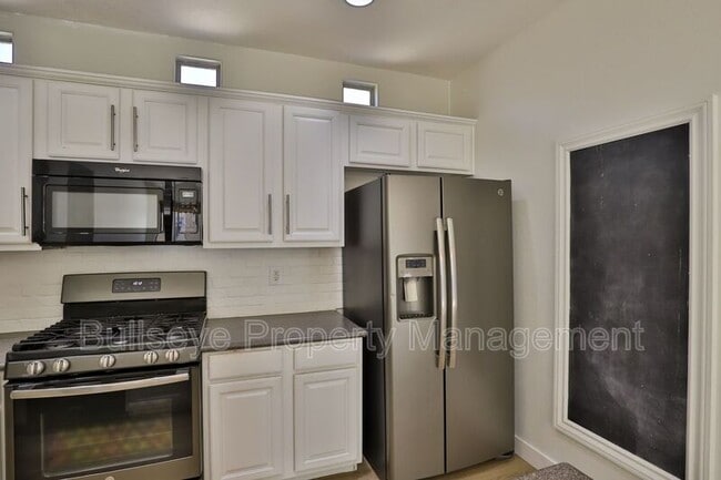 Building Photo - 2863 S Arroyo Ln