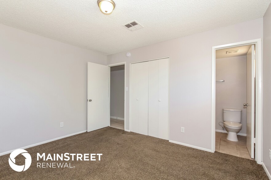 Building Photo - 8435 W Heatherbrae Dr