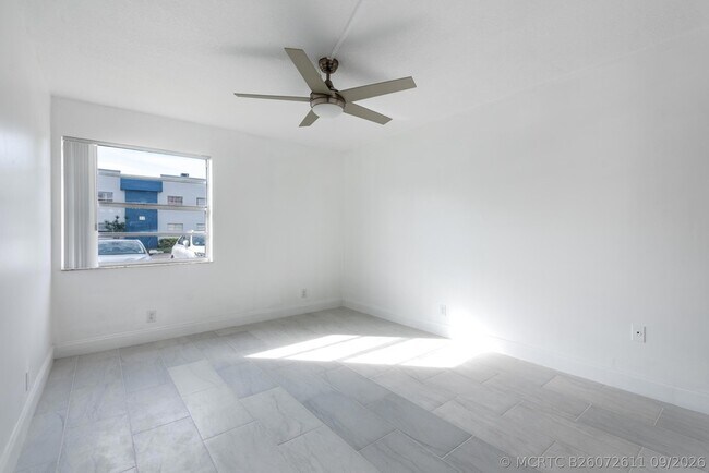 Building Photo - 108 Normandy Ln