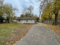 Building Photo - Three Bedroom Home in Portage