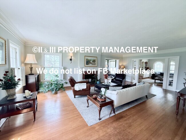 Building Photo - 1314 W Red Bridge Rd