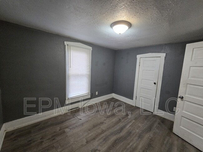 Building Photo - 707 Webster St