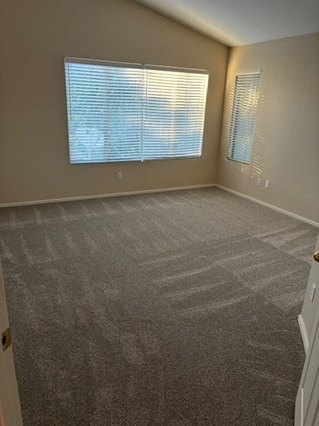 Building Photo - 4 bedroom home in Tempe