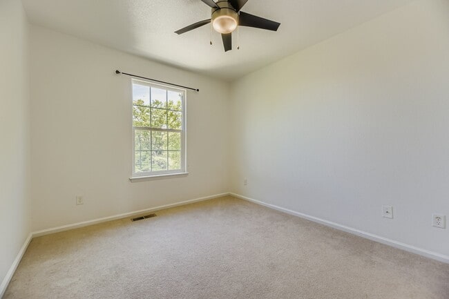 Building Photo - 9905 Aftonwood St