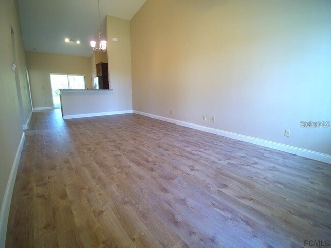 Building Photo - 13 Wood Amber Ln