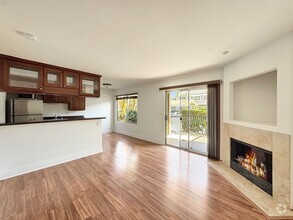 Building Photo - Gorgeous 1BD/1BA condo available for lease...