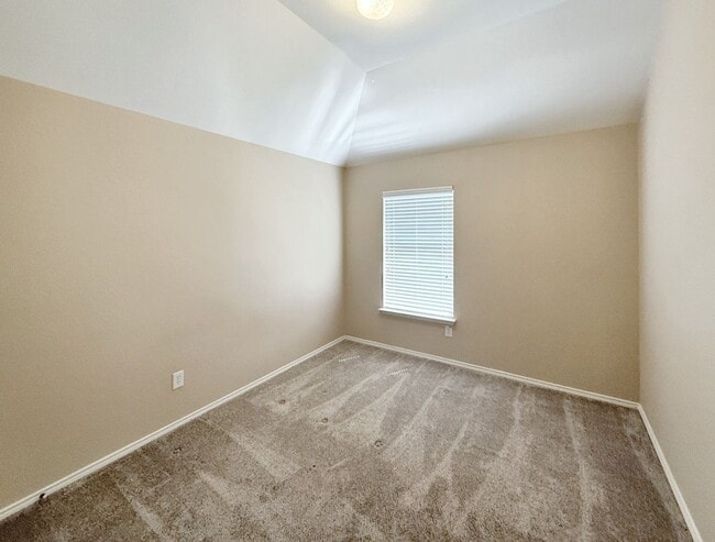 Building Photo - 1713 Lake Way Dr