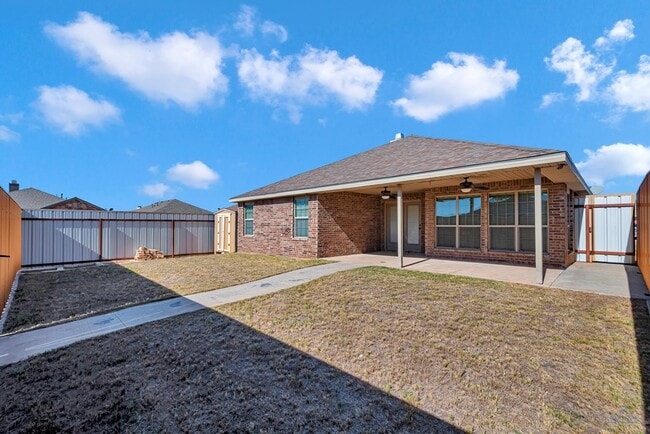 Building Photo - 410 E 97th St