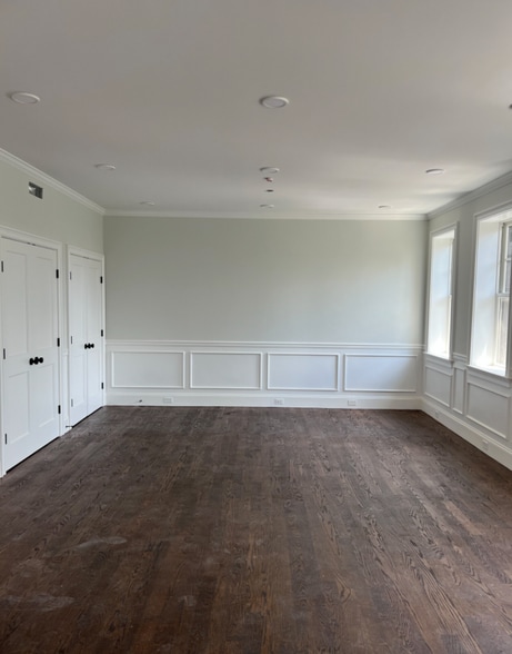 Building Photo - 128 Longwood Ave