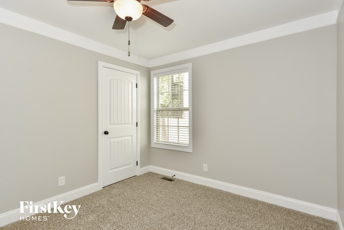 Building Photo - 3682 Fox Tail Dr