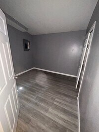 Building Photo - LIMITED TIME**NO APPLICATION FEE**1/2 OFF DEPOSIT**