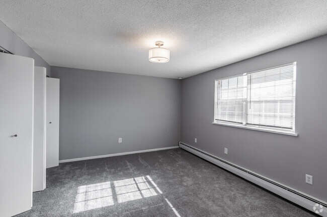 Interior Photo - BAY SHORE APARTMENTS