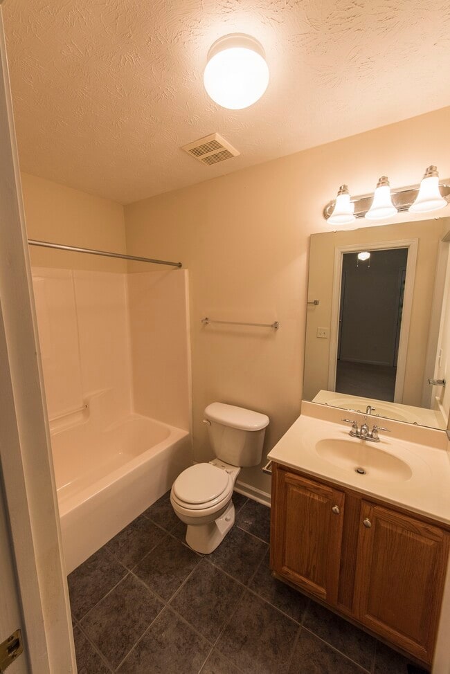 Building Photo - 894 Tulane Rd