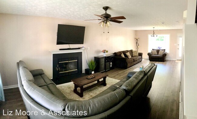 Building Photo - 3 br, 2.5 bath House - 602 Cavalier Drive