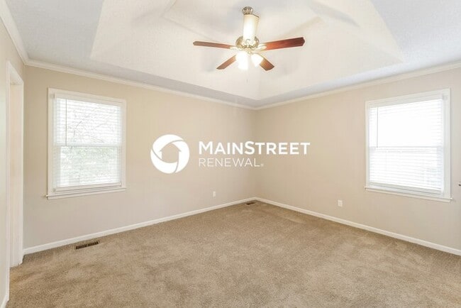 Building Photo - 4 Bedroom Pet-Friendly Home in OVERLAND PA...