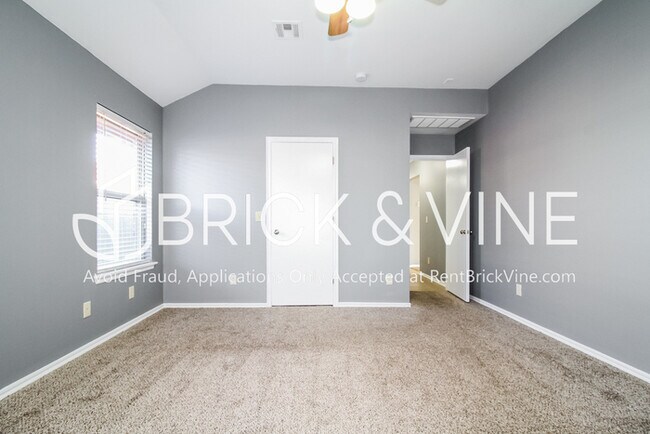 Building Photo - 4213 Hunterfield Ave