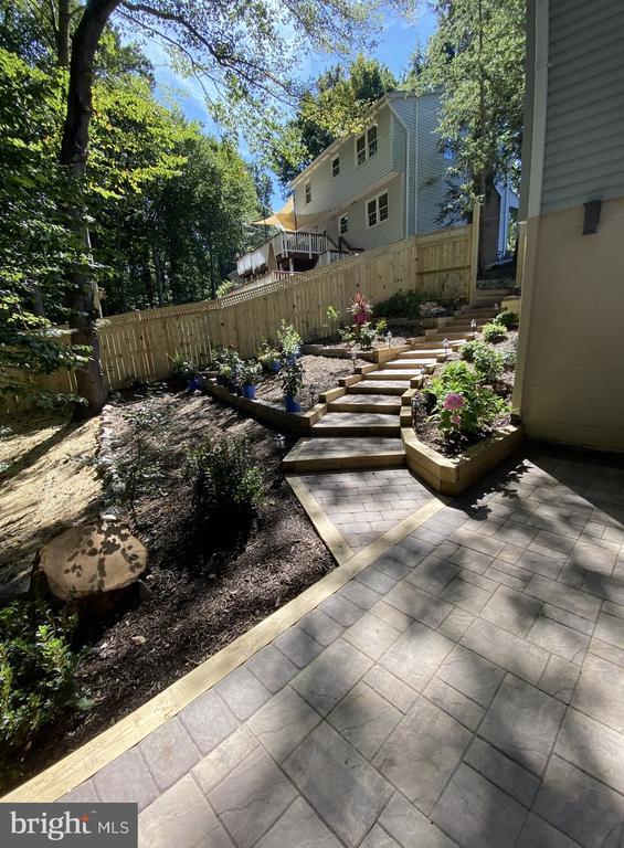 Building Photo - 7801 Cliffside Ct