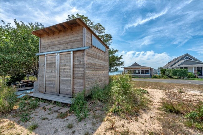 Building Photo - 24 Sandy Beach Rd