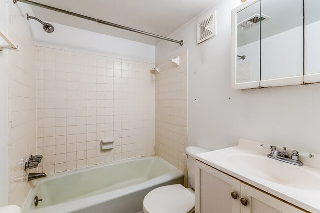 Building Photo - 4515 MacArthur Blvd NW