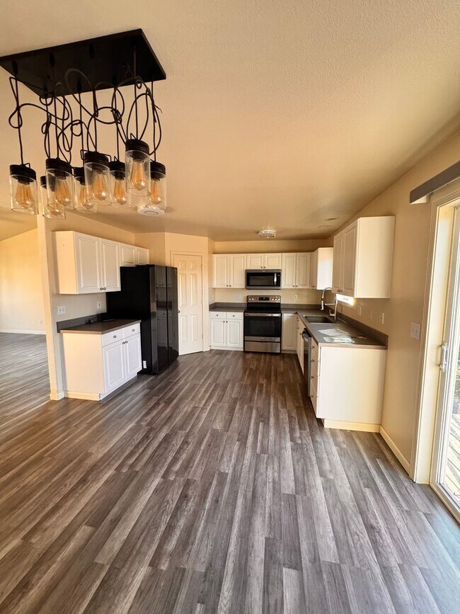 Building Photo - 106 Umpqua View Dr