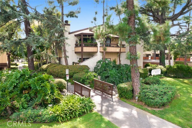 Building Photo - 444 W Huntington Dr
