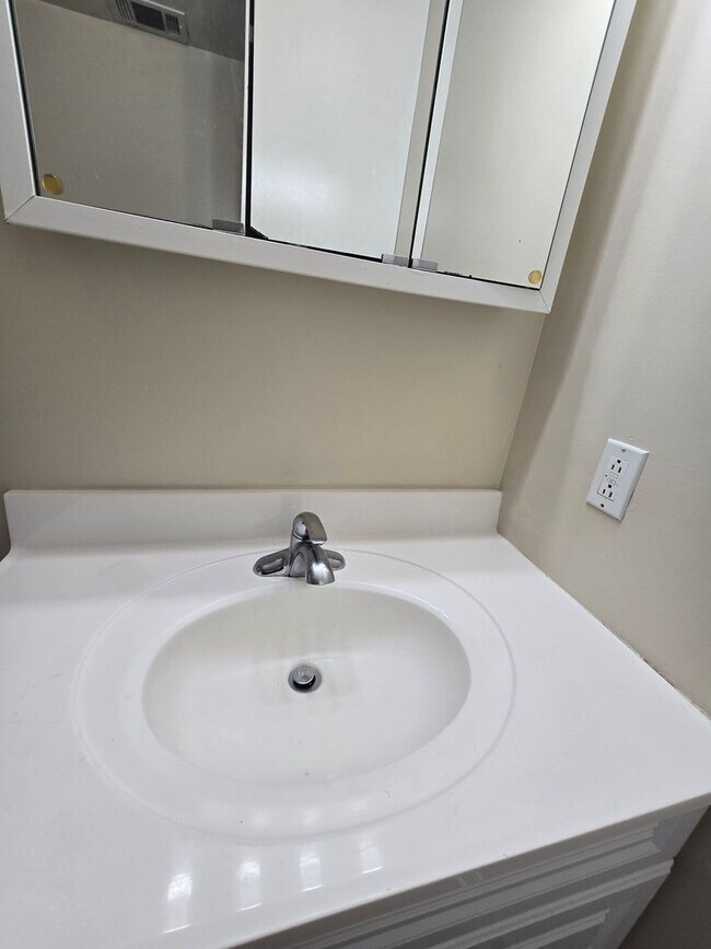 Building Photo - 3334 Michigan St