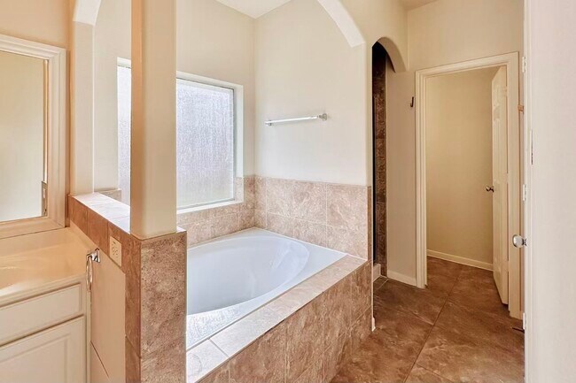 Building Photo - 26114 Silver Timbers Ln