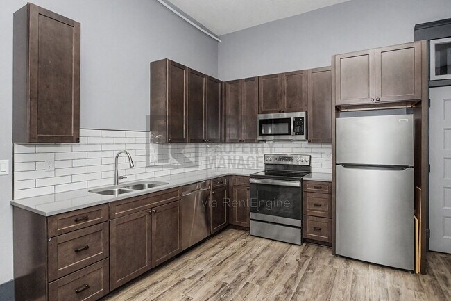 Building Photo - 1214 2nd St