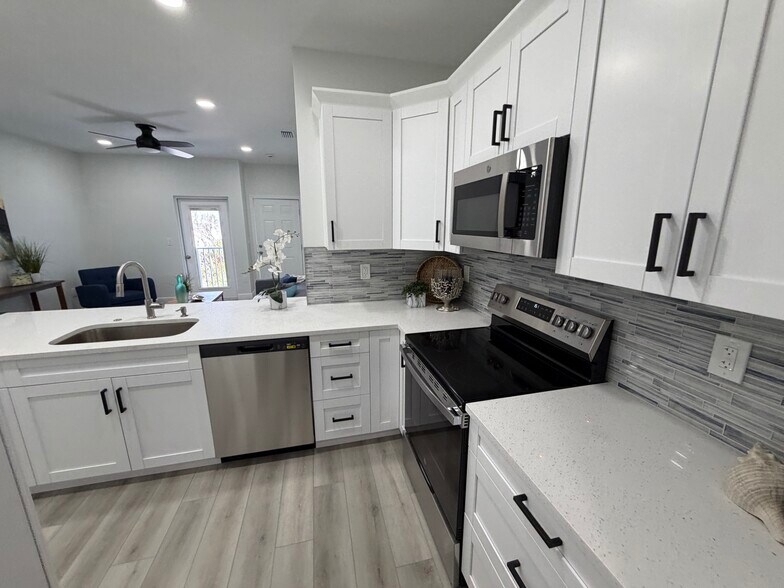 Building Photo - 13117 4th St E