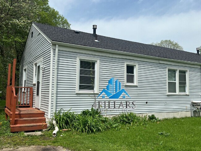 Building Photo - Charming 2 Bedroom Duplex in La Porte with Spacious Layout and Prime Location