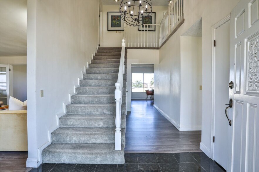 Building Photo - 1736 Derringer Ln