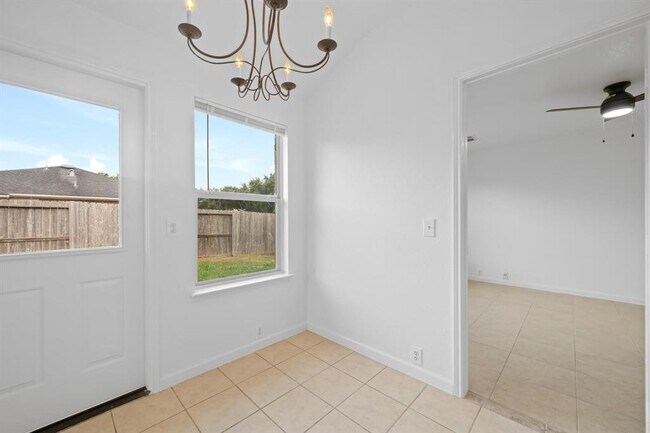 Building Photo - 4806 Dark Canyon Ct
