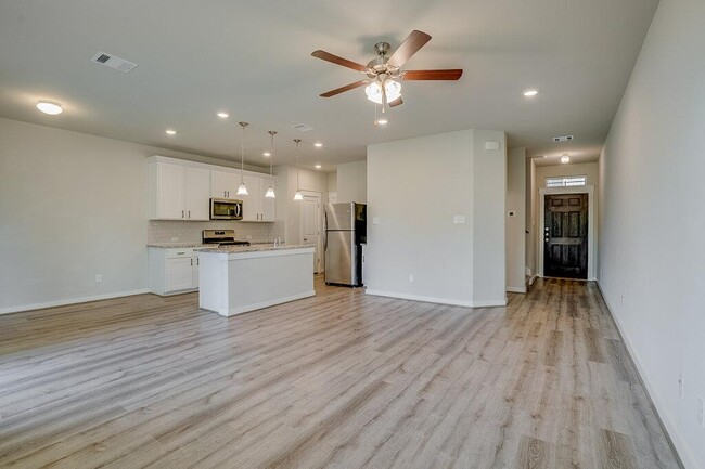Building Photo - 505 Pearly Eye Dr