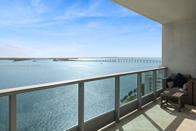Building Photo - 1331 Brickell Bay Dr