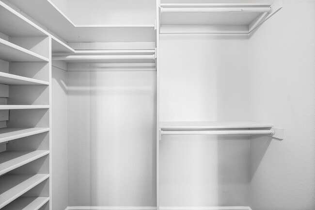 Building Photo - 1455 N Alma School Rd