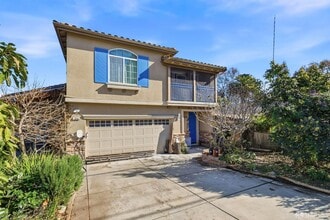 Building Photo - 820 Almar Ave