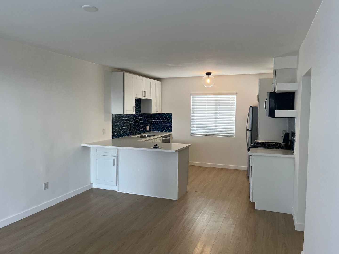 Building Photo - 255 S Ave 55