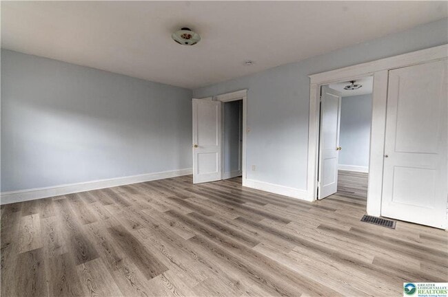 Building Photo - 2001 Ferry St