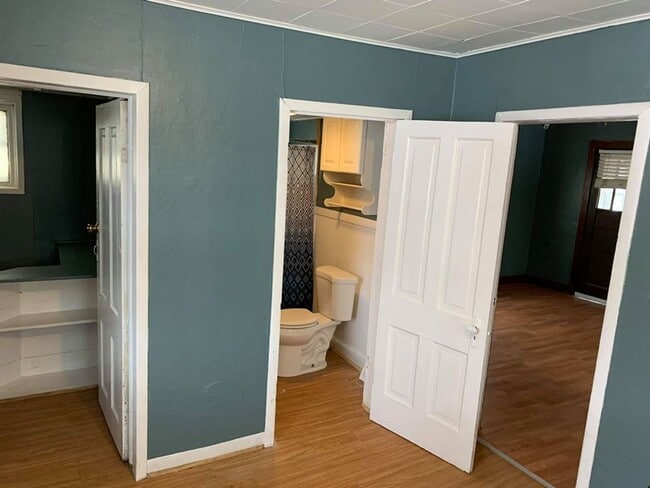 Building Photo - 3 bedroom home