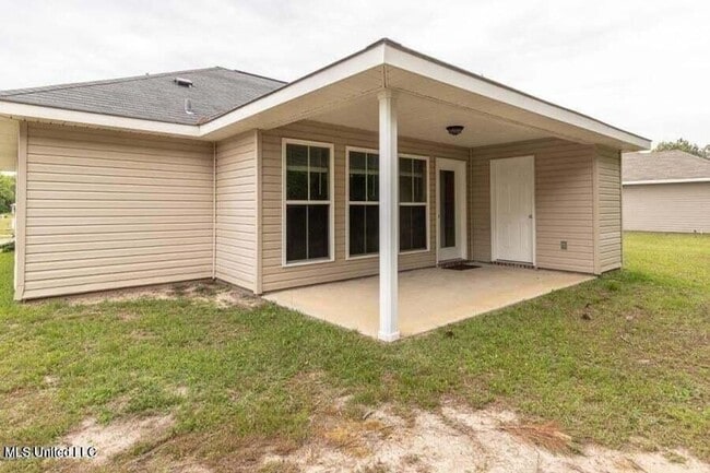 Building Photo - LONG BEACH SCHOOLS - 3 BED, 2 BATH BRICK HOME