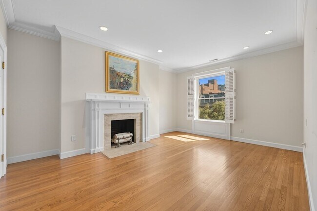 Building Photo - 412 Beacon St