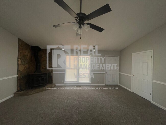 Building Photo - 102 River Chase Court-