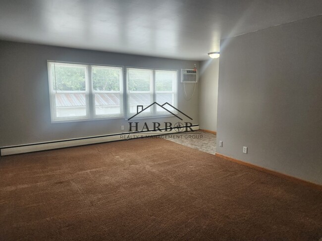 Building Photo - 204 11th Ave NW