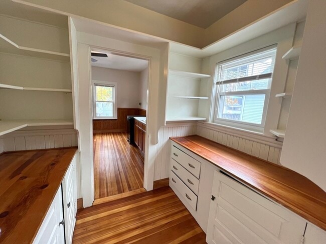 Building Photo - 171 School St