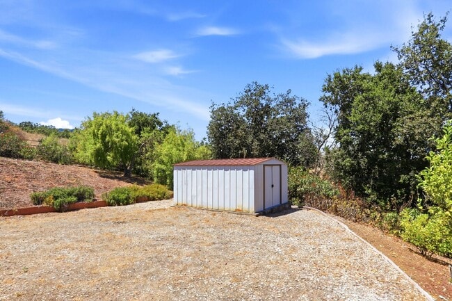 Building Photo - Million Dollar Views! Available Now!