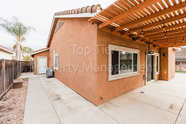 Building Photo - Beautiful 4 bed / 2 bath / 1,708 sqft Single Story Home in Rio Vista community of Oceanside
